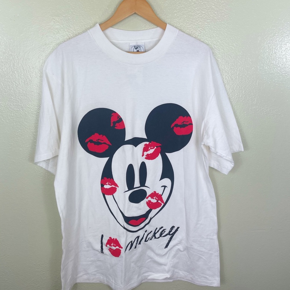 90s Graphic Mickey “Kisses” Tee